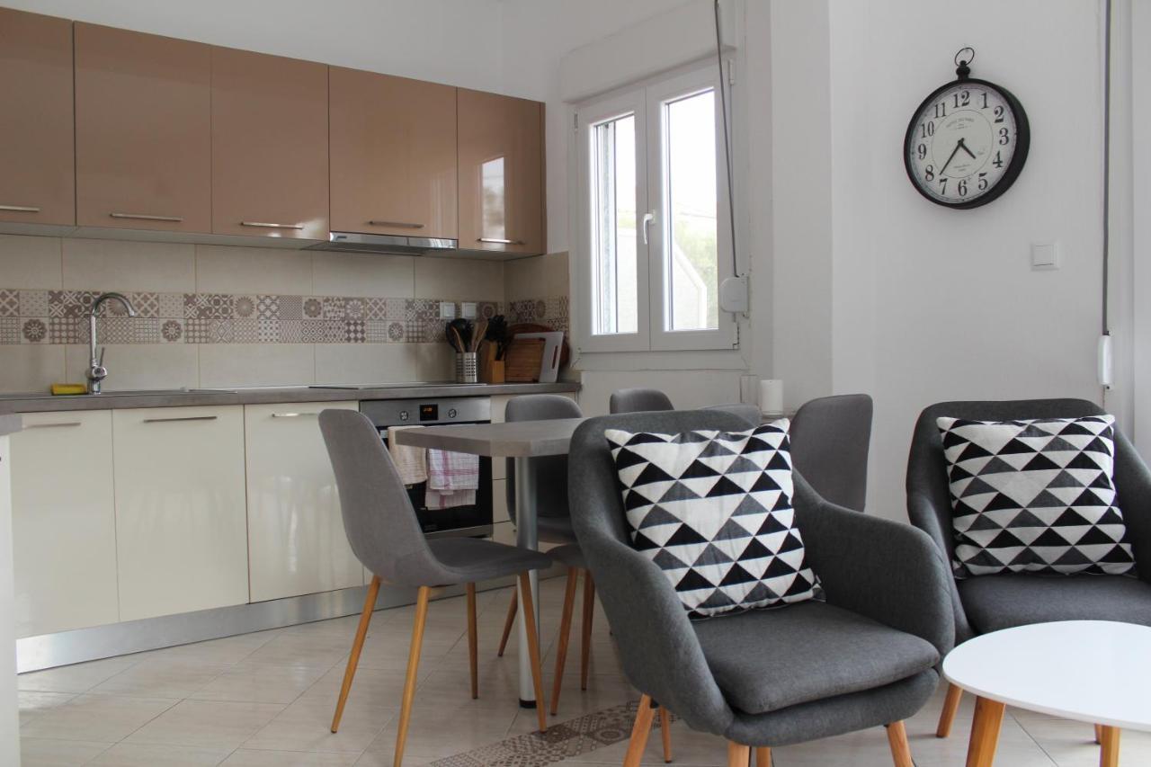Pares Comfort Apartment เนอา คาร์วาลี ภายนอก รูปภาพ
